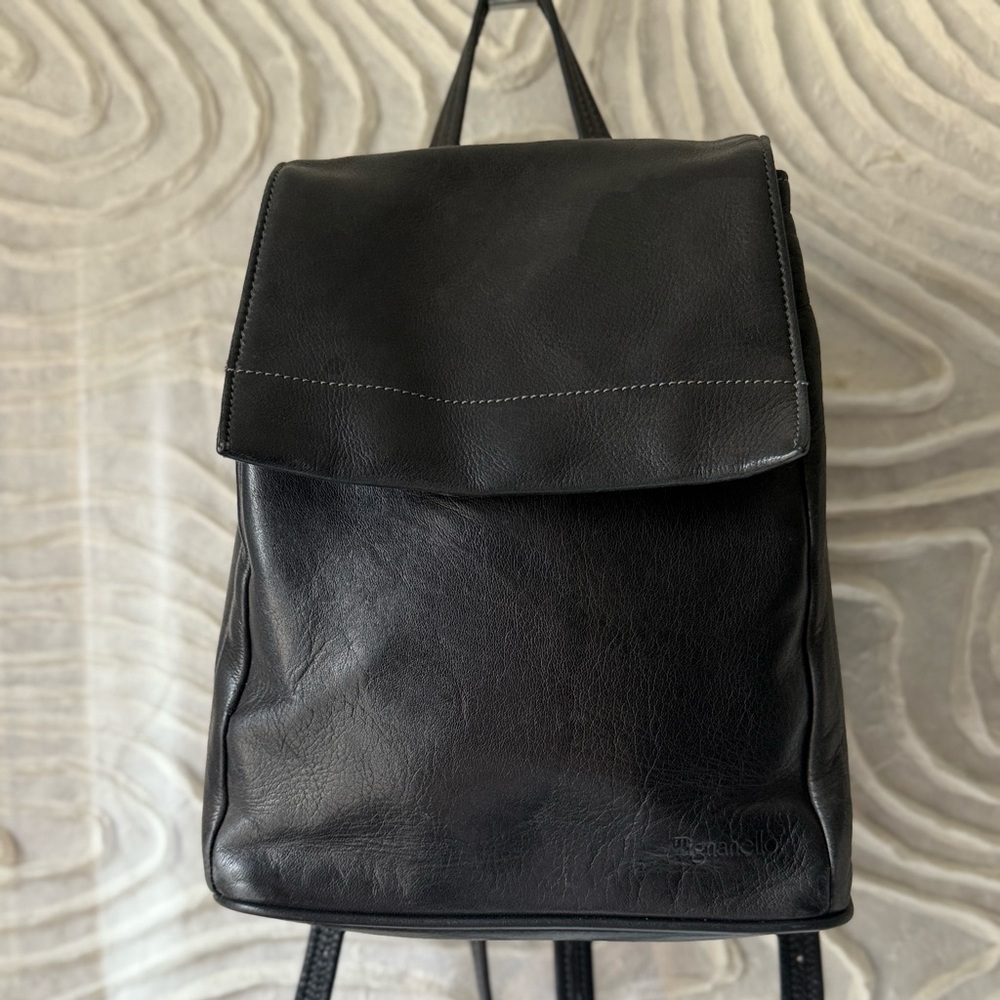 TIGANELLO Black Pebbled Leather Flap Closure Backpack Organizer Travel VTG Y2K